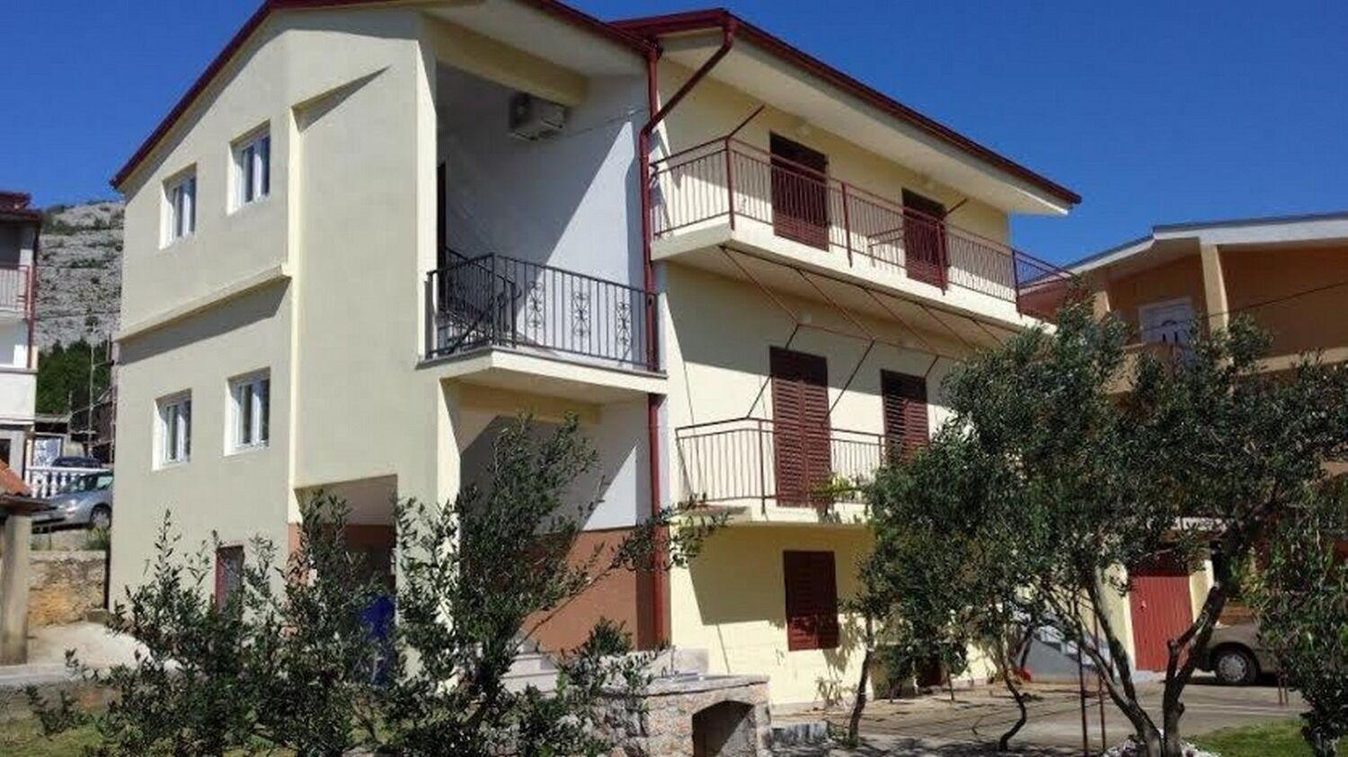Sunny Apartment